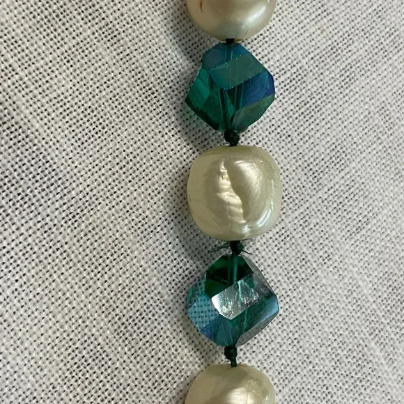 Vintage Jewelry Set by Vogue - Picture 11 of 11